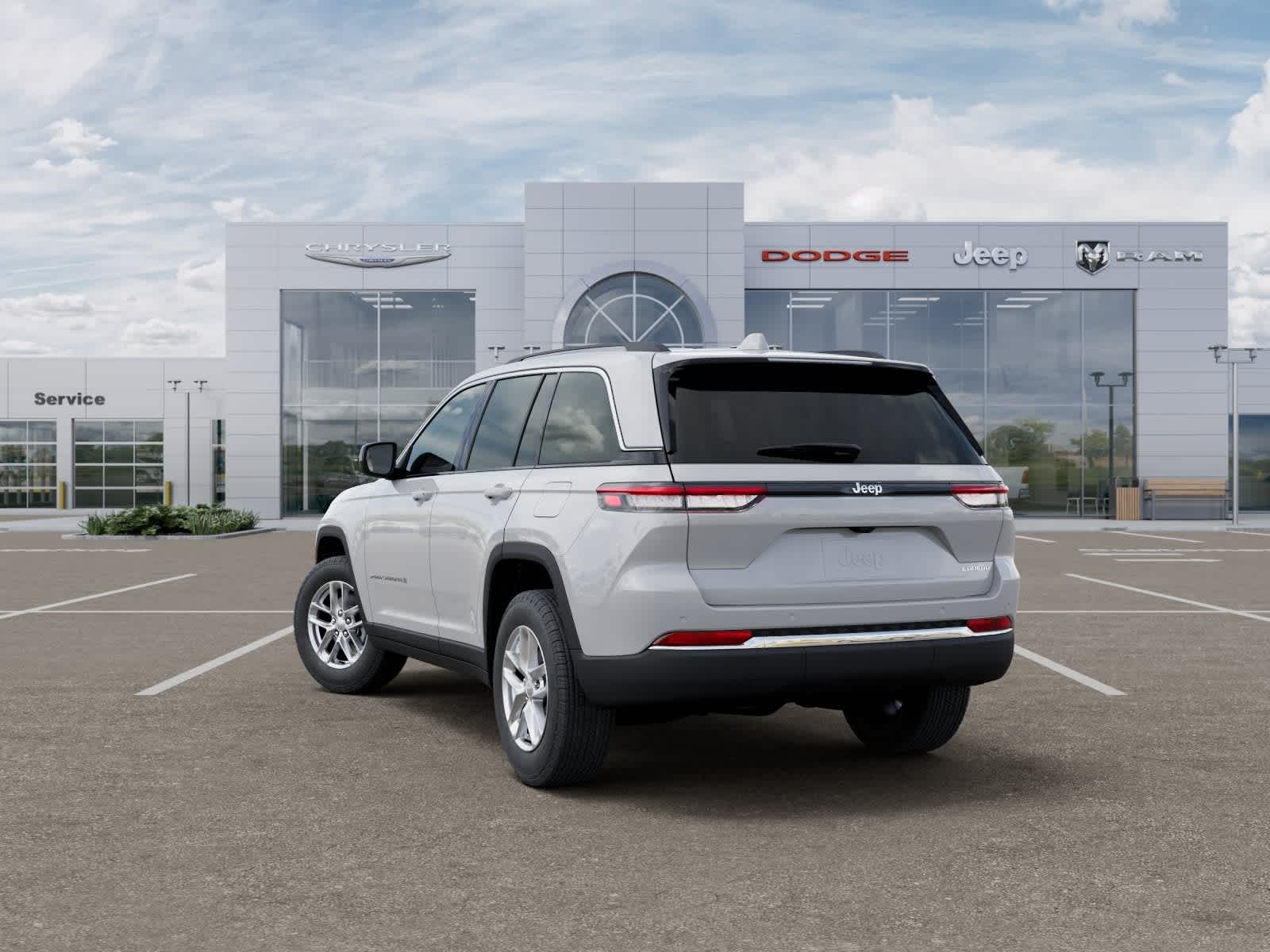 Jeep Grand Cherokee 2026 GRAND CHEROKEE LAREDO 4X2