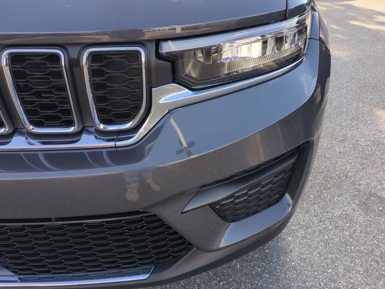 2025 Jeep Grand Cherokee GRAND CHEROKEE LAREDO X 4X2