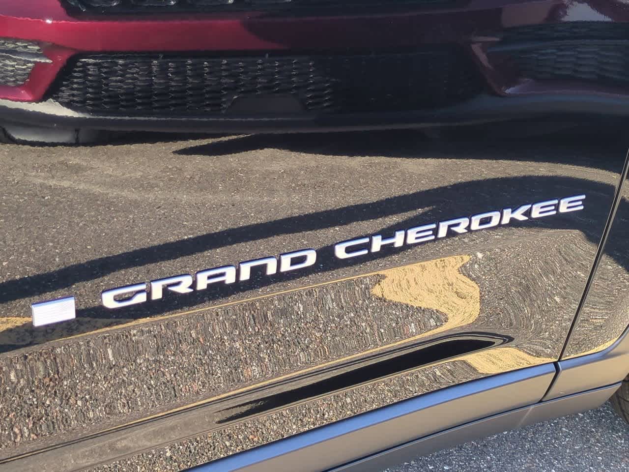 2025 Jeep Grand Cherokee GRAND CHEROKEE LAREDO X 4X2