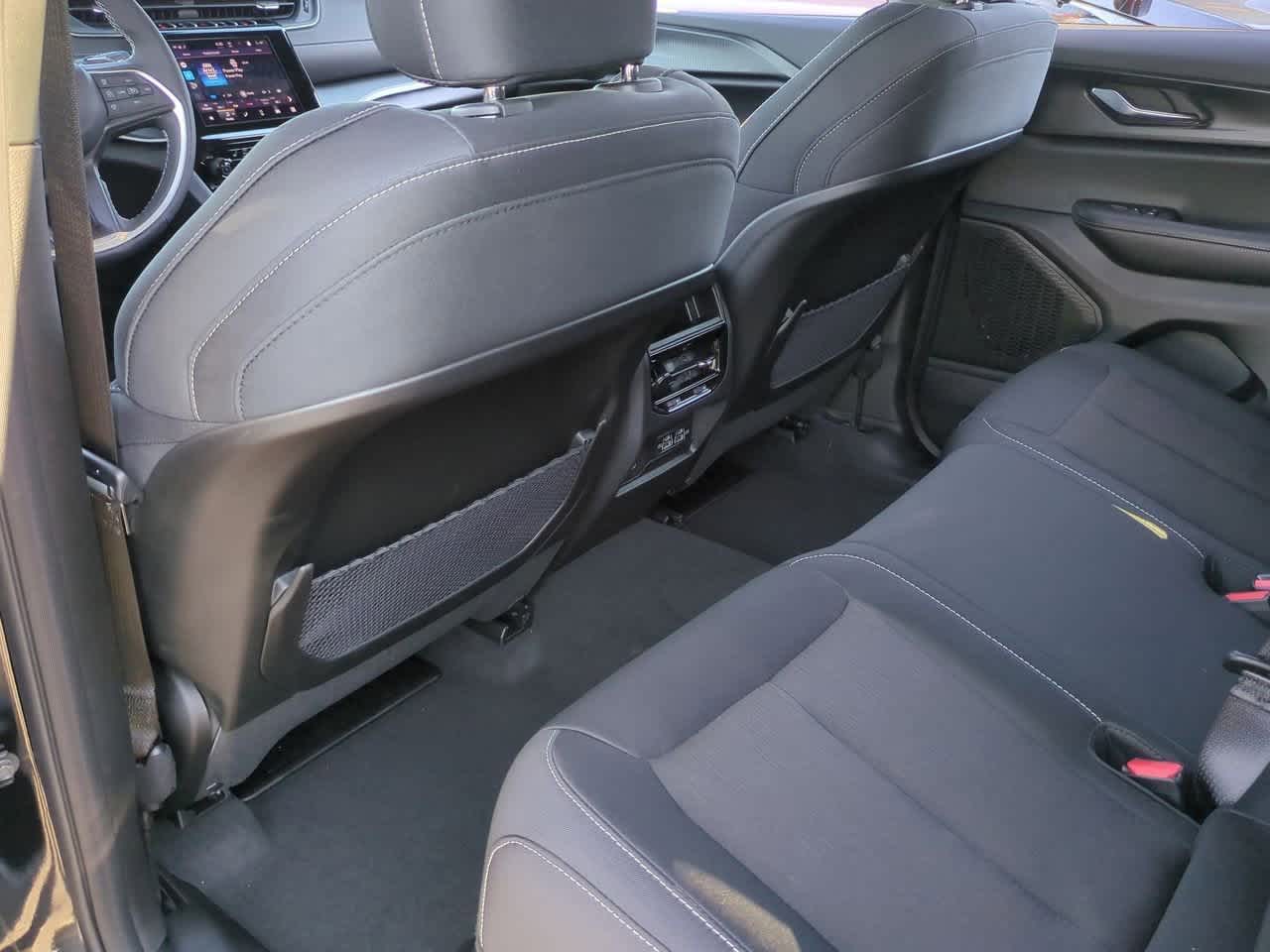 2025 Jeep Grand Cherokee GRAND CHEROKEE LAREDO X 4X2