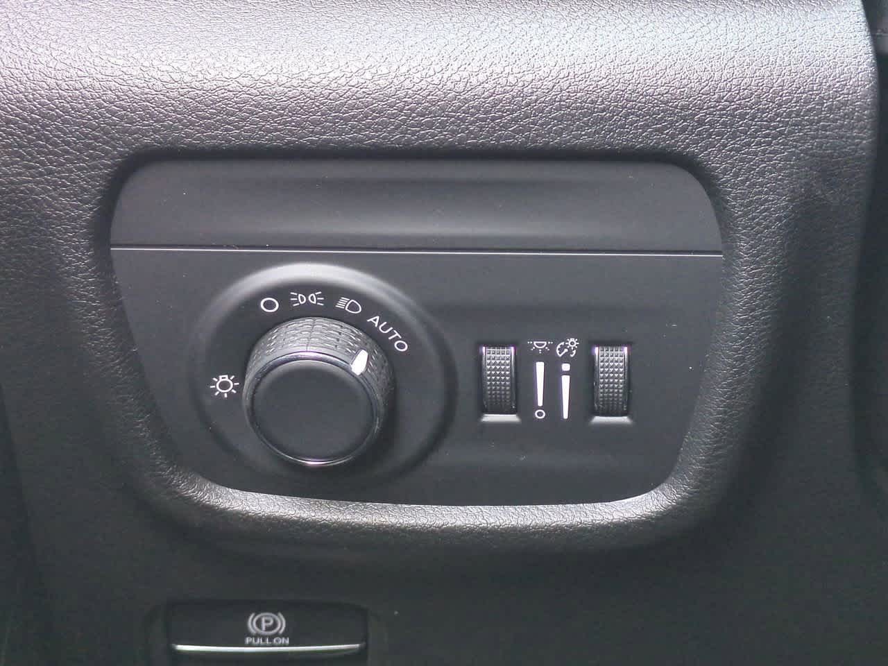 2025 Jeep Grand Cherokee GRAND CHEROKEE LAREDO 4X2