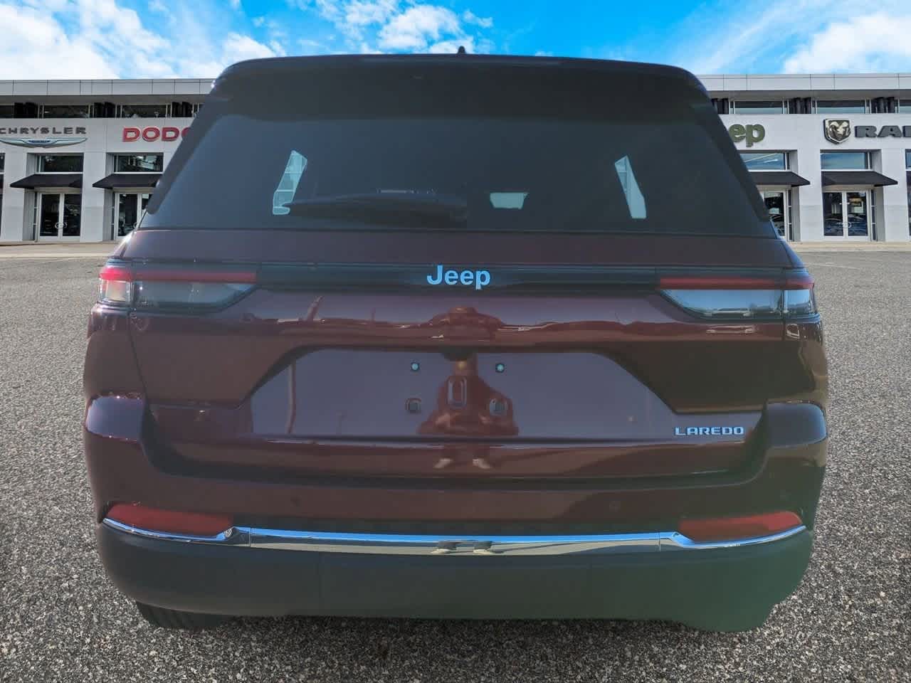 2025 Jeep Grand Cherokee GRAND CHEROKEE LAREDO 4X2