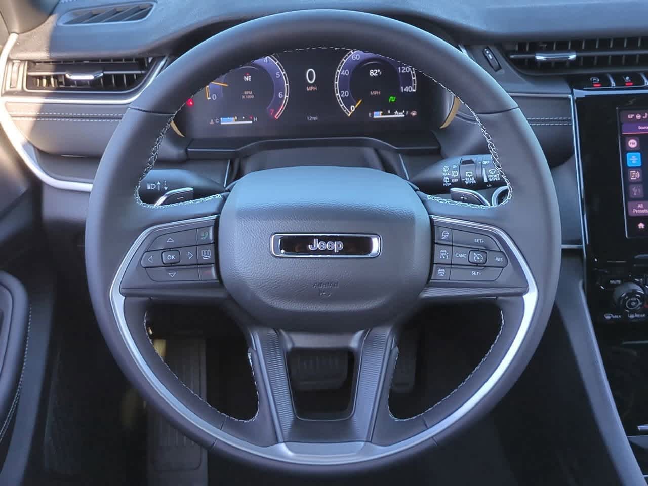 2025 Jeep Grand Cherokee GRAND CHEROKEE LAREDO 4X2