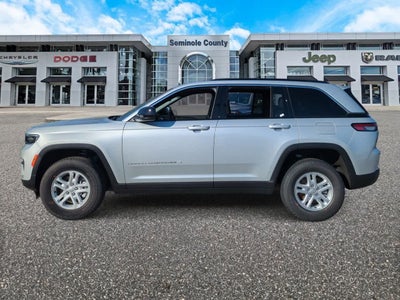 2025 Jeep Grand Cherokee GRAND CHEROKEE LAREDO 4X2