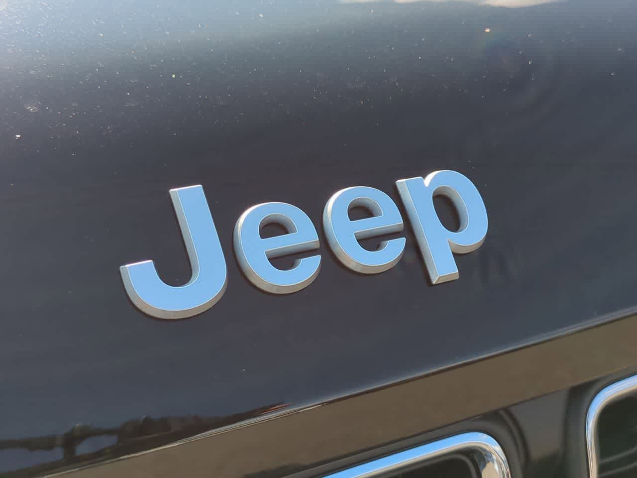 2025 Jeep Grand Cherokee GRAND CHEROKEE LAREDO X 4X2