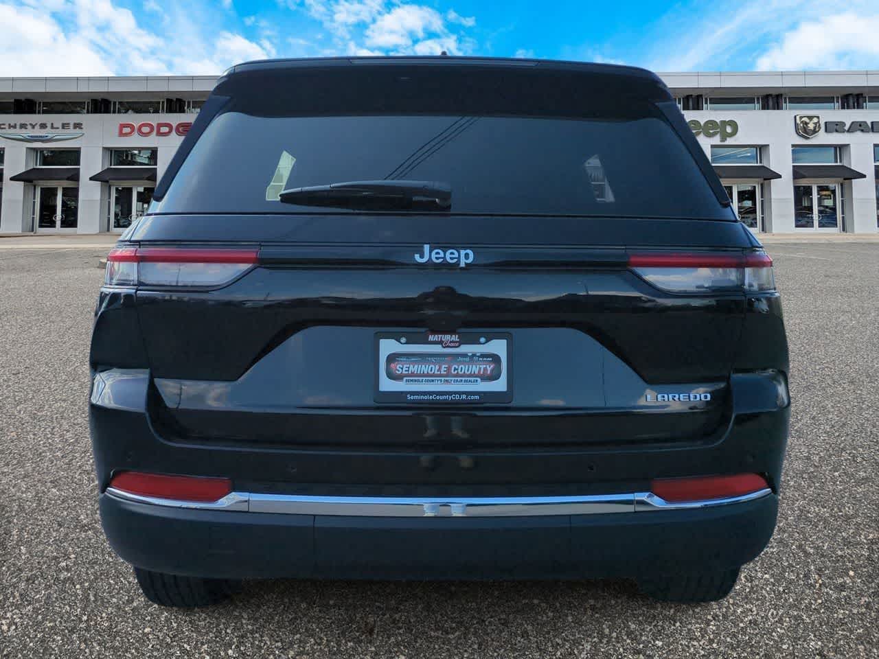 2025 Jeep Grand Cherokee GRAND CHEROKEE LAREDO X 4X2