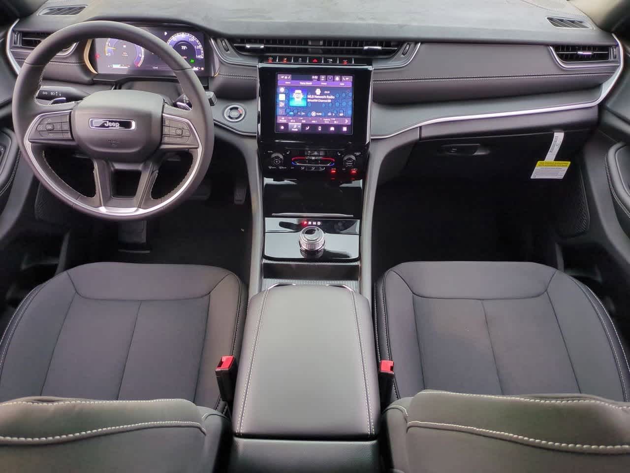 2025 Jeep Grand Cherokee GRAND CHEROKEE LAREDO 4X2