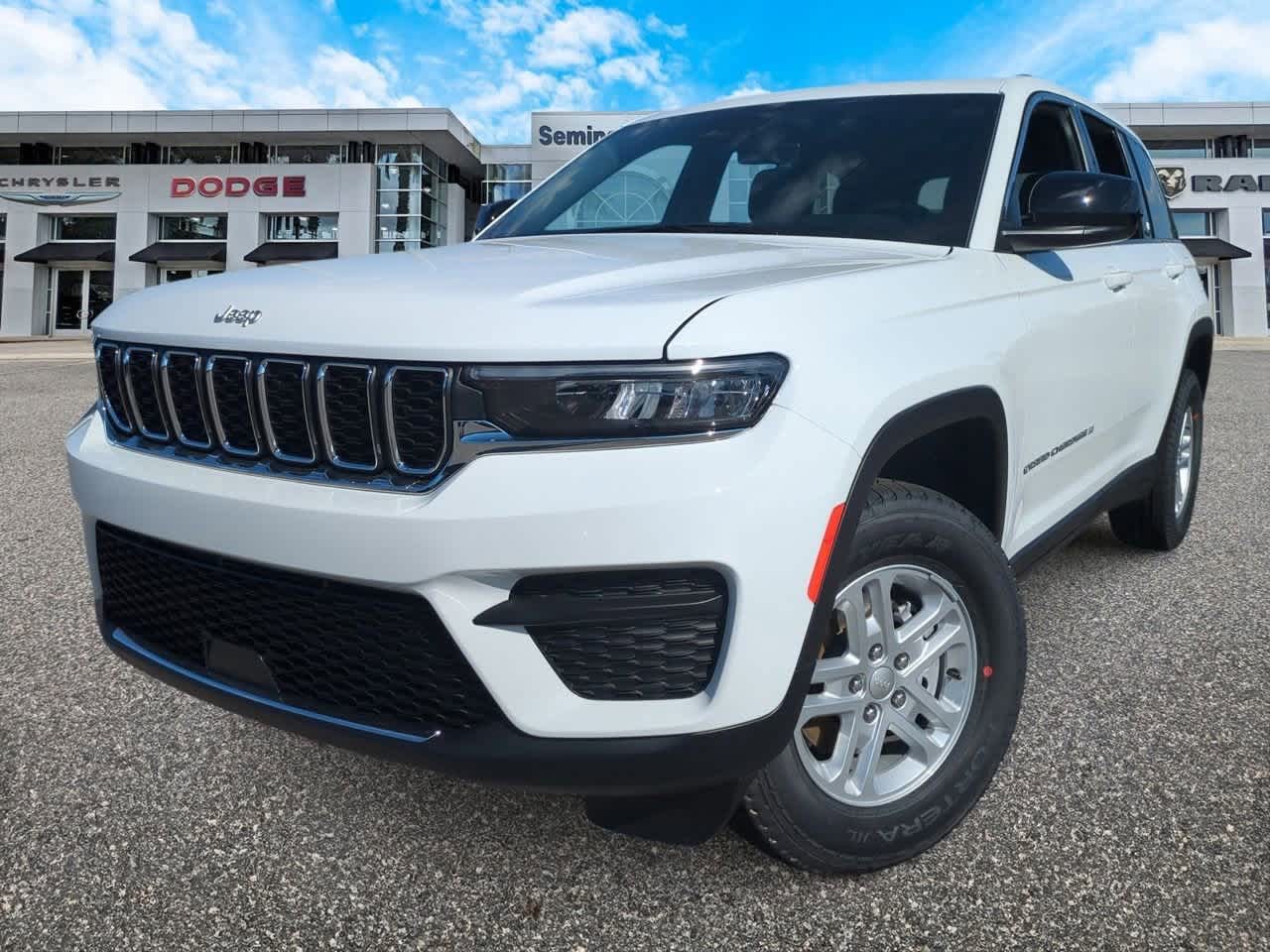 2025 Jeep Grand Cherokee GRAND CHEROKEE LAREDO 4X4