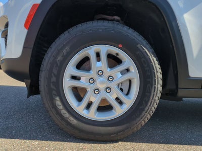 2025 Jeep Grand Cherokee GRAND CHEROKEE LAREDO 4X4