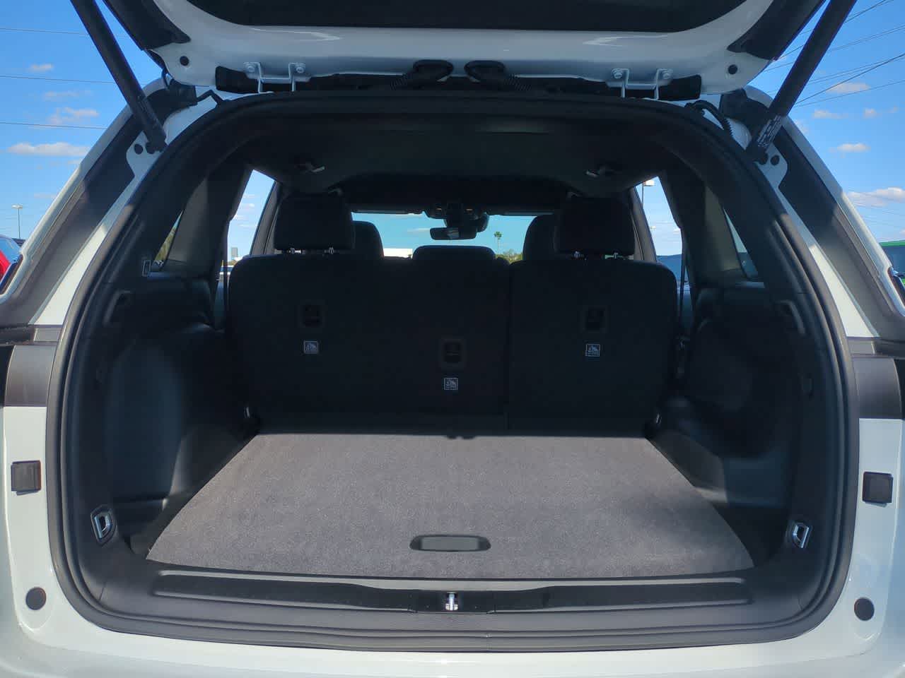 2025 Jeep Grand Cherokee GRAND CHEROKEE LAREDO 4X4