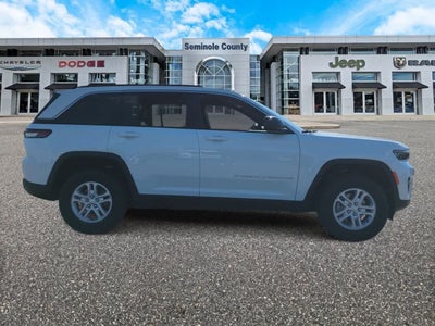 2025 Jeep Grand Cherokee GRAND CHEROKEE LAREDO 4X4