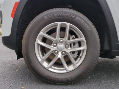 2025 Jeep Grand Cherokee GRAND CHEROKEE LAREDO X 4X4