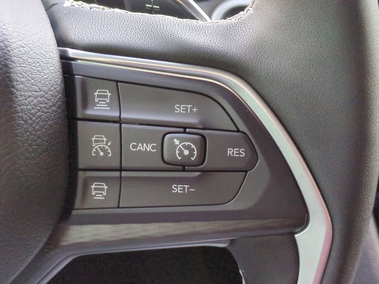 2025 Jeep Grand Cherokee GRAND CHEROKEE LAREDO X 4X4