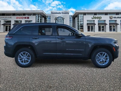 2025 Jeep Grand Cherokee GRAND CHEROKEE LAREDO X 4X4