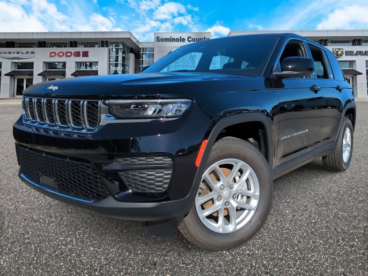 2025 Jeep Grand Cherokee GRAND CHEROKEE LAREDO X 4X4