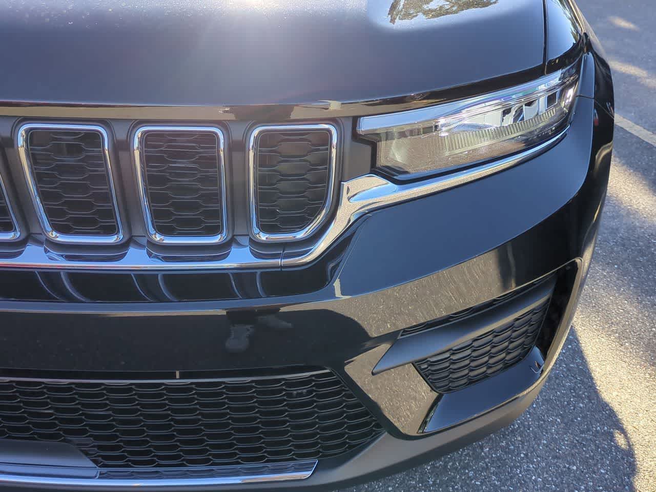 2025 Jeep Grand Cherokee GRAND CHEROKEE LAREDO X 4X4