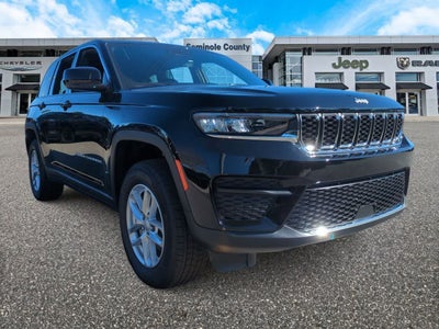 2025 Jeep Grand Cherokee GRAND CHEROKEE LAREDO X 4X4