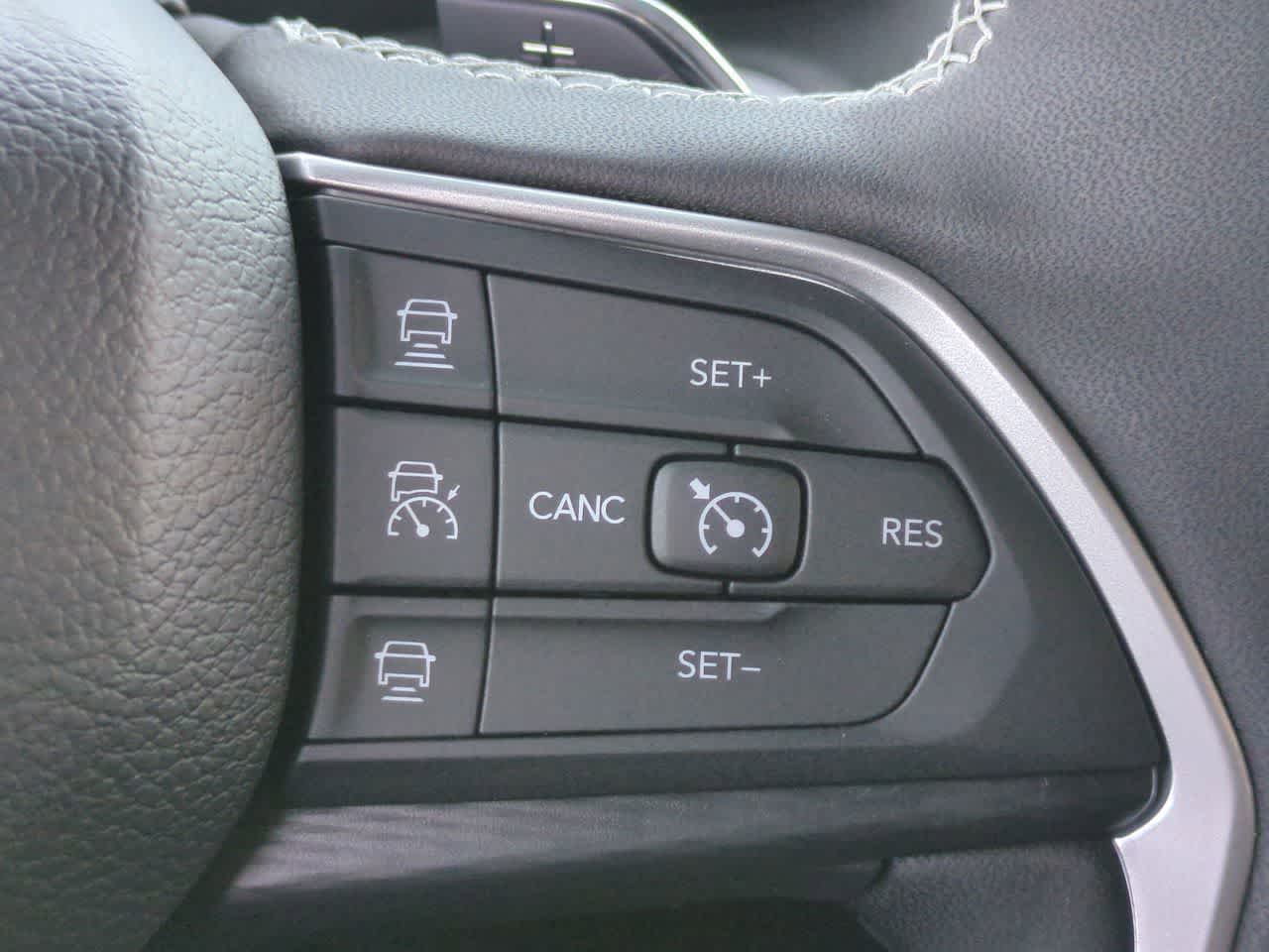 2025 Jeep Grand Cherokee GRAND CHEROKEE LAREDO X 4X4