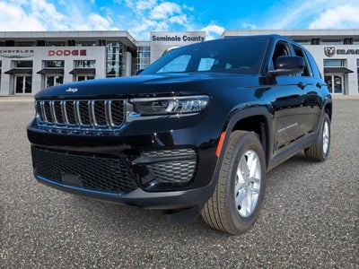 2025 Jeep Grand Cherokee GRAND CHEROKEE LAREDO X 4X4