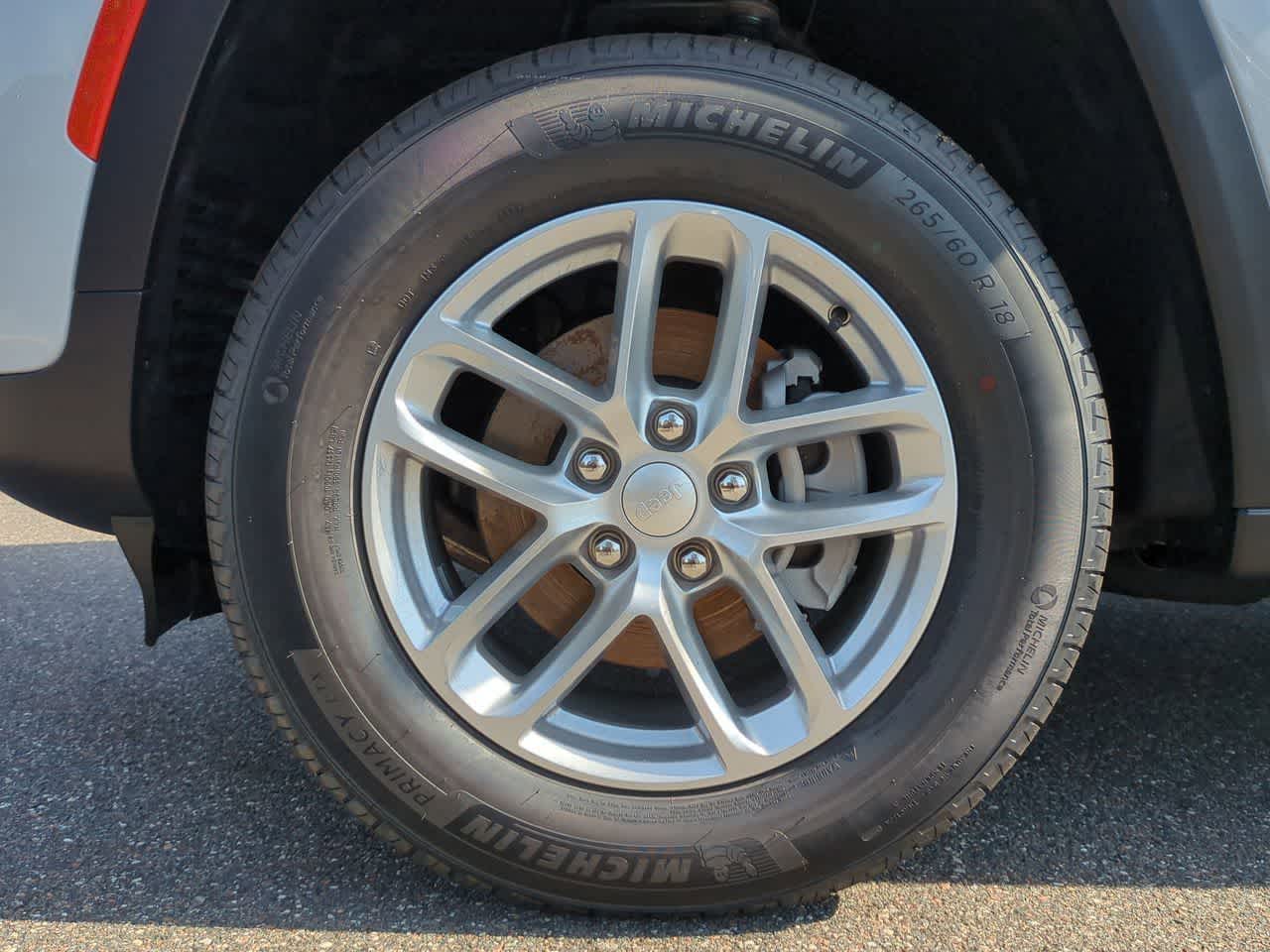 2025 Jeep Grand Cherokee GRAND CHEROKEE LAREDO X 4X4