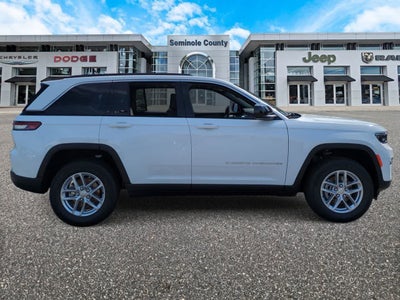 2025 Jeep Grand Cherokee GRAND CHEROKEE LAREDO X 4X4