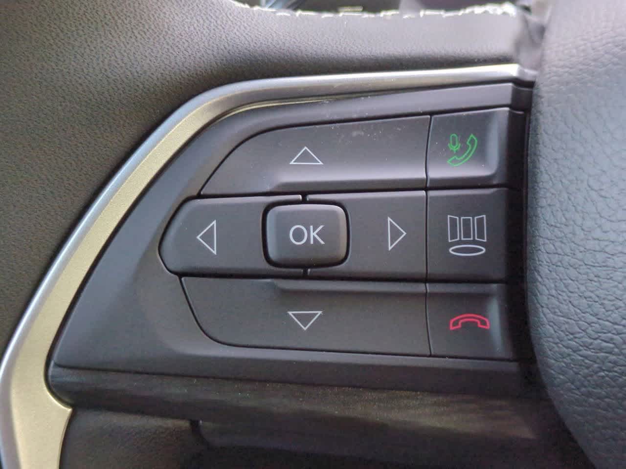 2025 Jeep Grand Cherokee GRAND CHEROKEE LAREDO X 4X4