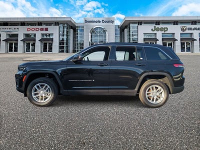 2025 Jeep Grand Cherokee GRAND CHEROKEE LAREDO X 4X4