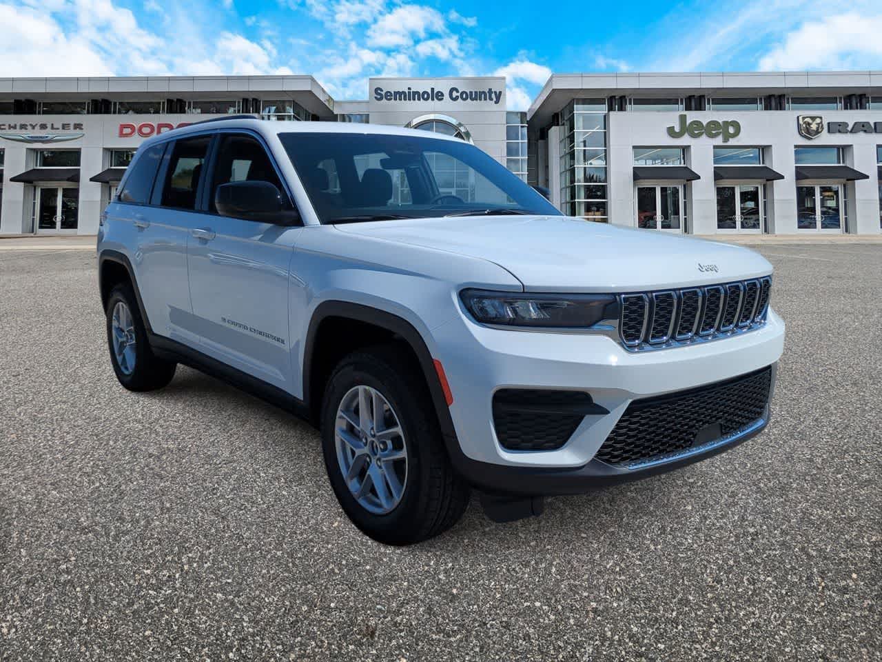 Jeep Grand Cherokee 2026 GRAND CHEROKEE LAREDO X 4X4