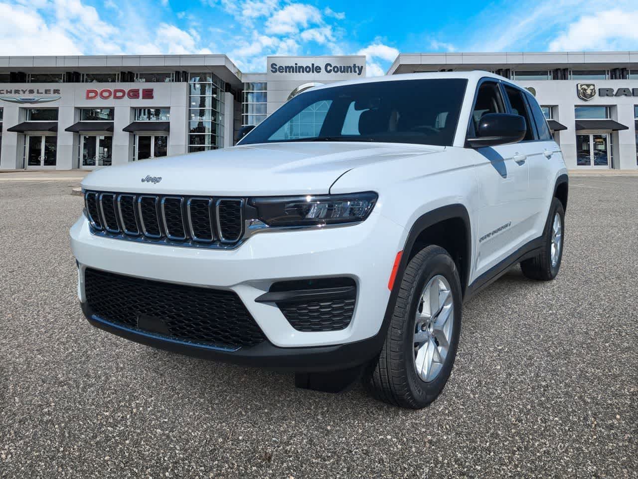 Jeep Grand Cherokee 2026 GRAND CHEROKEE LAREDO X 4X4