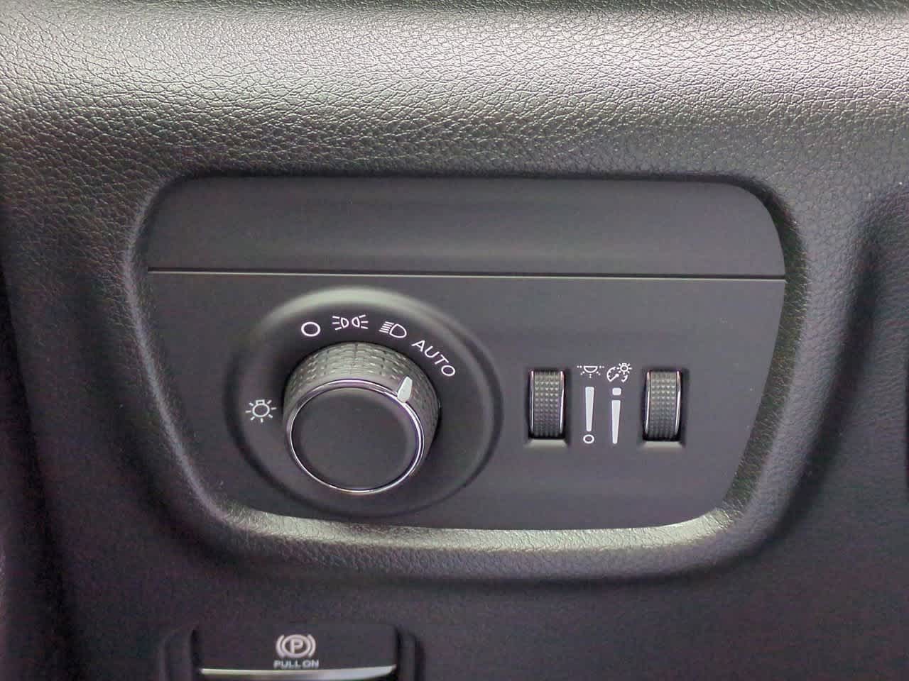 2025 Jeep Grand Cherokee GRAND CHEROKEE LAREDO 4X4