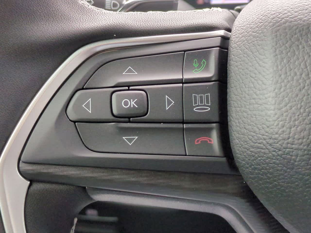 2025 Jeep Grand Cherokee GRAND CHEROKEE LAREDO 4X4