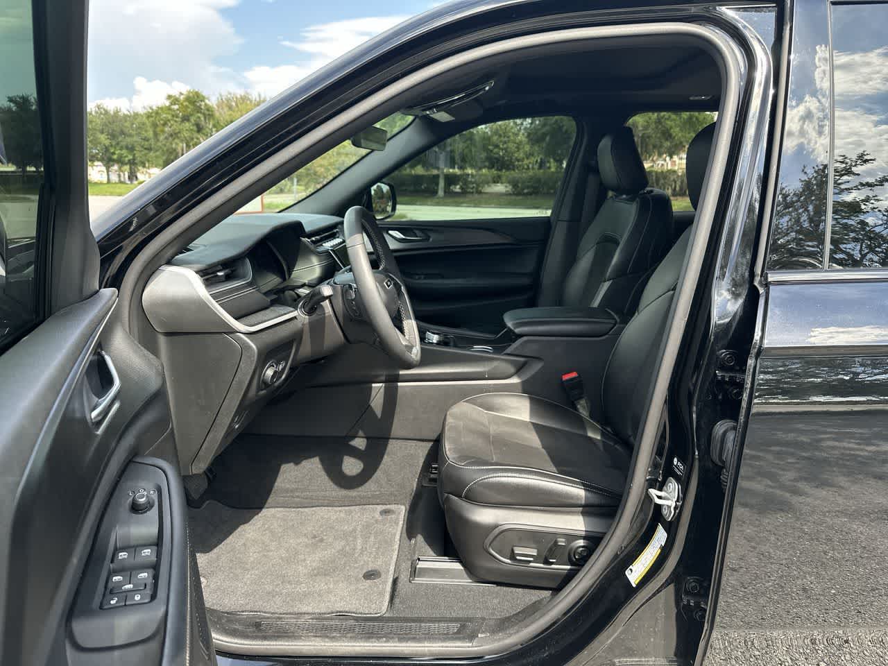 Jeep Grand Cherokee Altitude X 4x4 de 2025