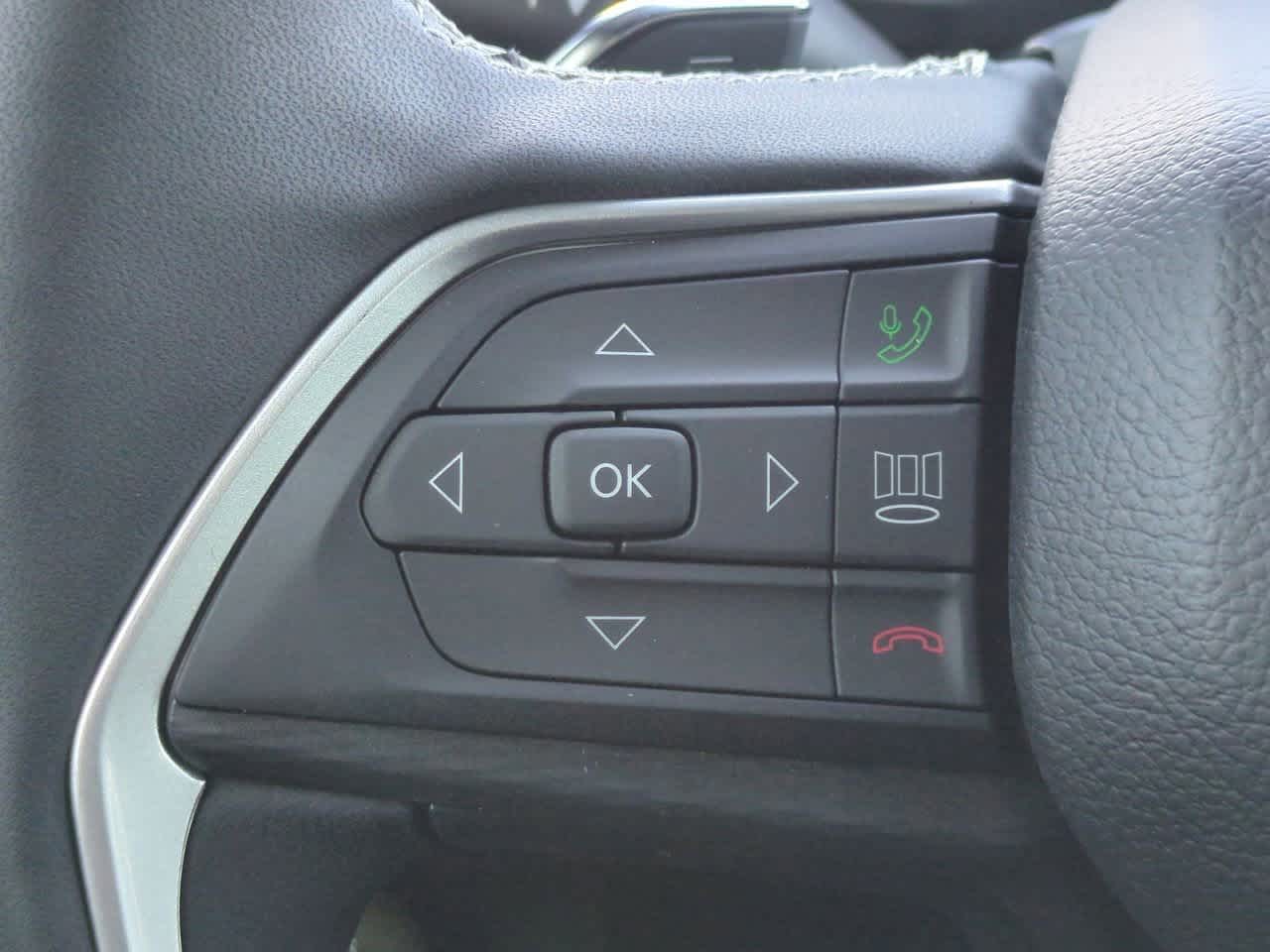 2025 Jeep Grand Cherokee GRAND CHEROKEE LAREDO X 4X4