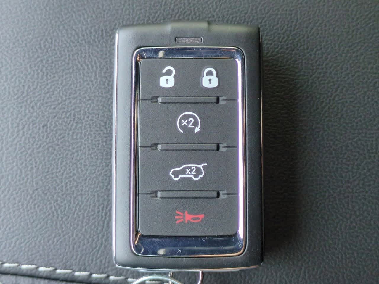 2025 Jeep Grand Cherokee GRAND CHEROKEE LAREDO X 4X4