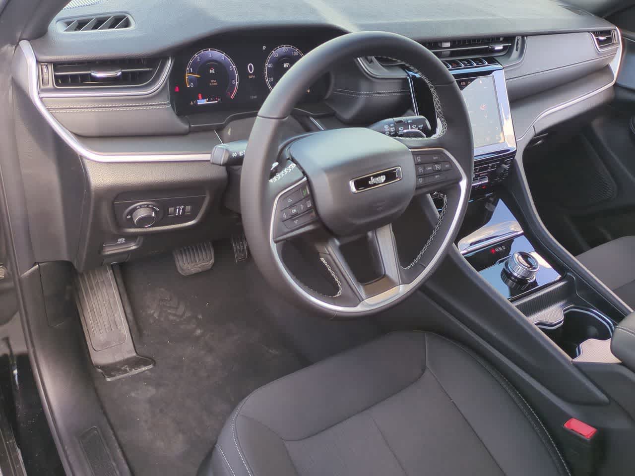 Jeep Grand Cherokee 2026 GRAND CHEROKEE LAREDO X 4X4