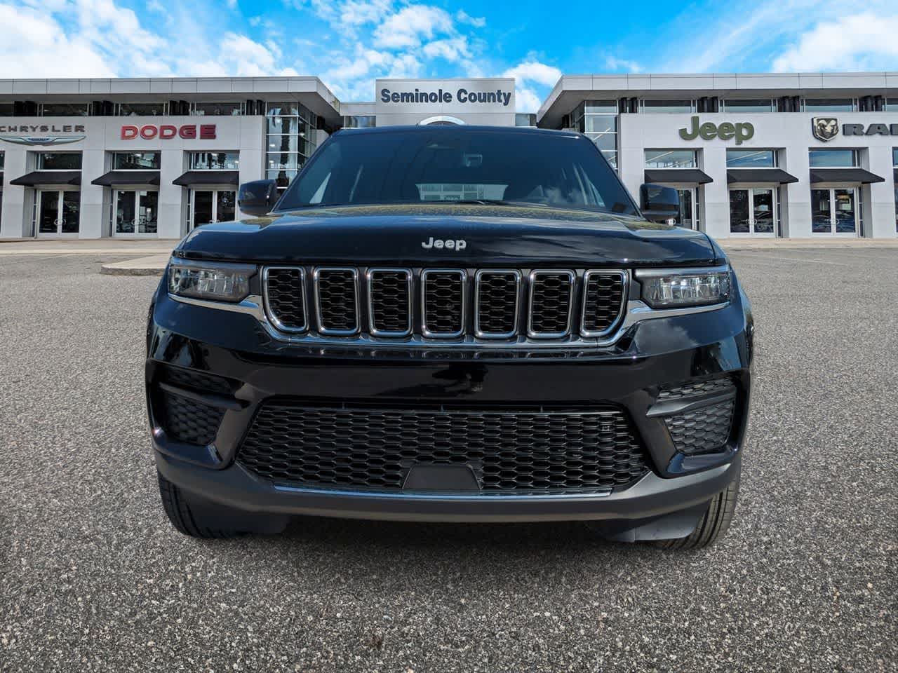 Jeep Grand Cherokee 2026 GRAND CHEROKEE LAREDO X 4X4