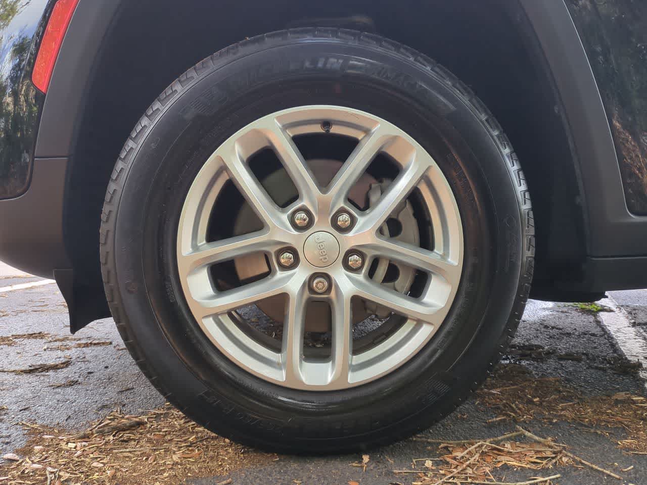 Jeep Grand Cherokee Laredo X 4x4 2024