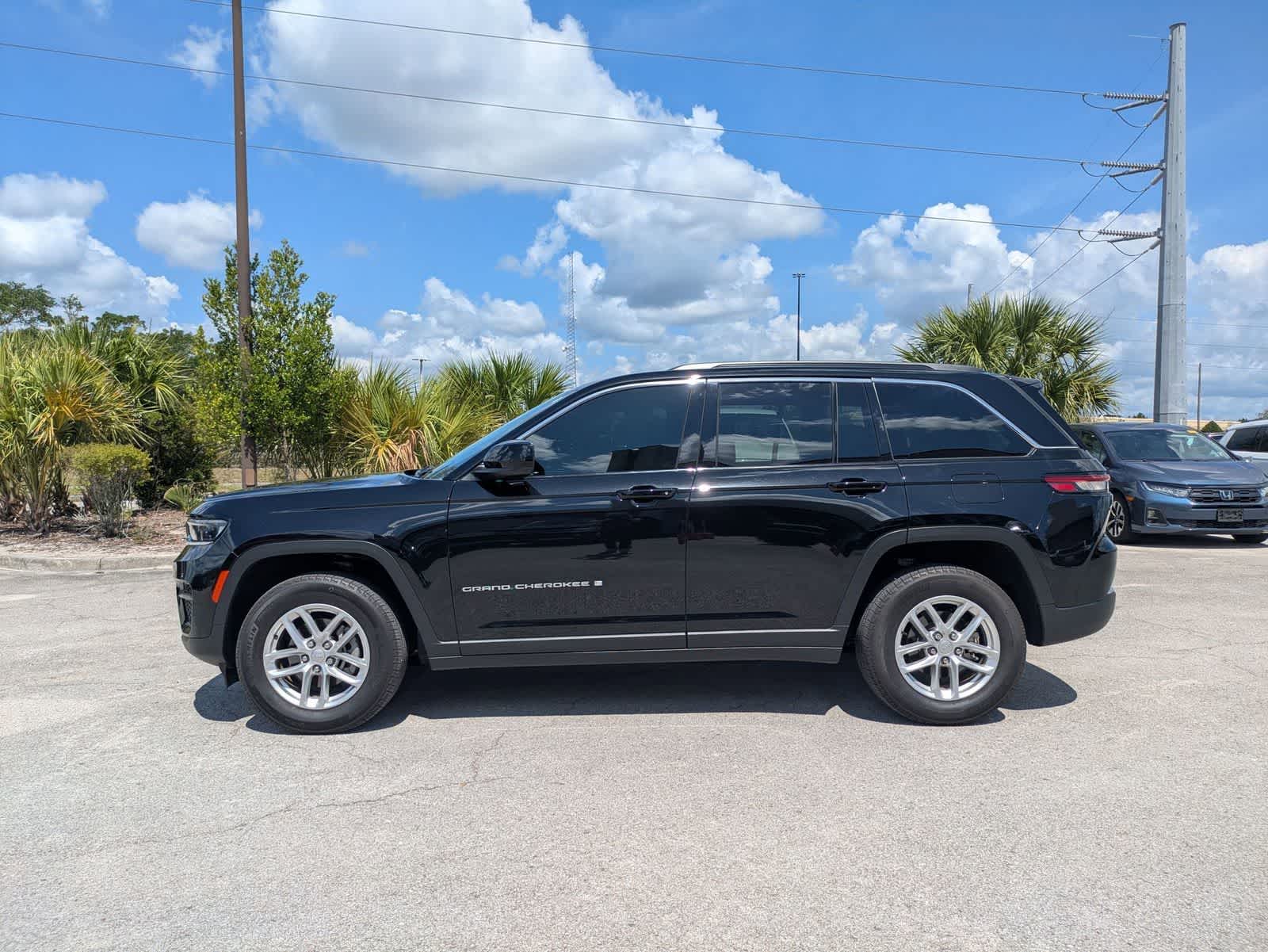 Jeep Grand Cherokee Laredo X 4x4 2024