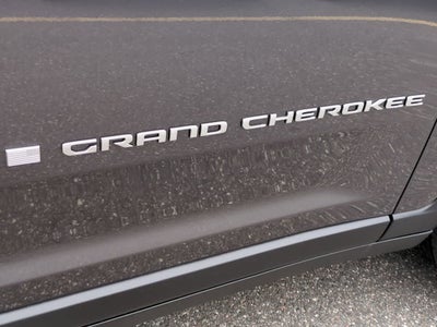 2025 Jeep Grand Cherokee GRAND CHEROKEE LAREDO 4X4