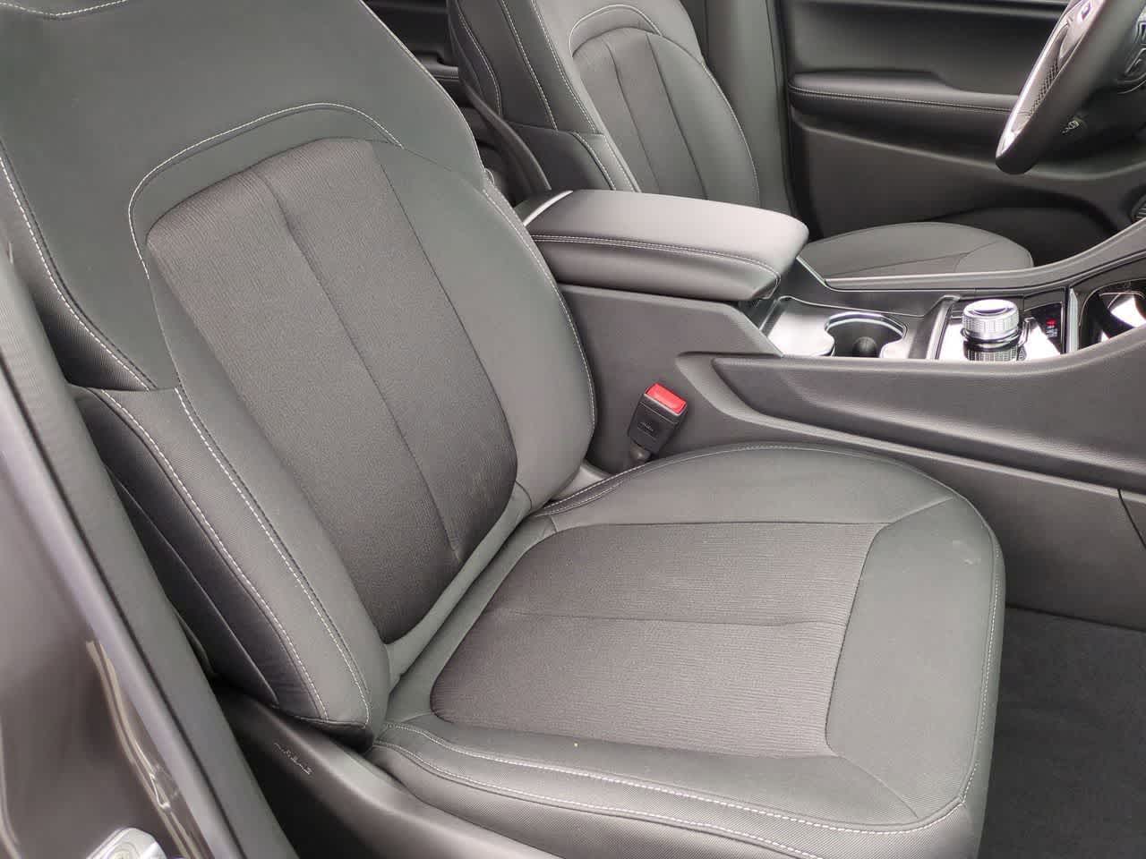 2025 Jeep Grand Cherokee GRAND CHEROKEE LAREDO 4X4