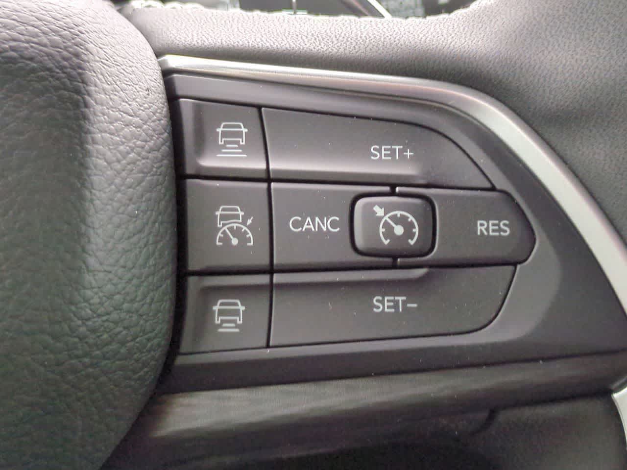 2025 Jeep Grand Cherokee GRAND CHEROKEE LAREDO 4X4