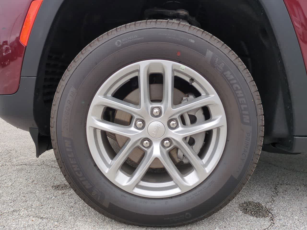 2025 Jeep Grand Cherokee GRAND CHEROKEE LAREDO X 4X4