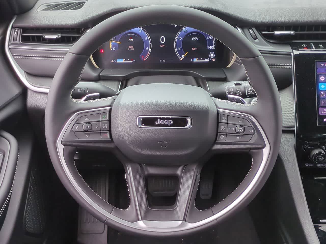 2025 Jeep Grand Cherokee GRAND CHEROKEE LAREDO X 4X4