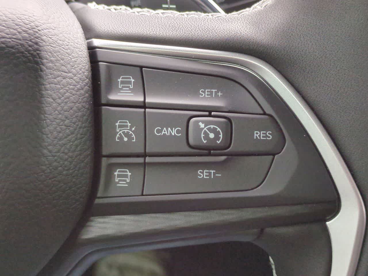 2025 Jeep Grand Cherokee GRAND CHEROKEE LAREDO X 4X4