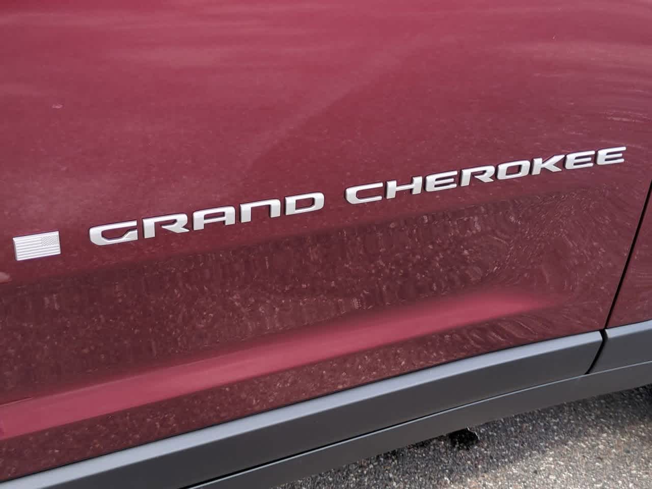 2025 Jeep Grand Cherokee GRAND CHEROKEE LAREDO X 4X4