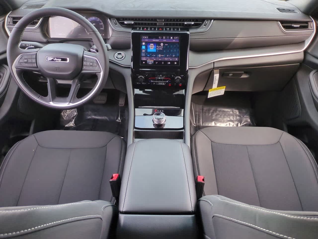 2025 Jeep Grand Cherokee GRAND CHEROKEE LAREDO X 4X4