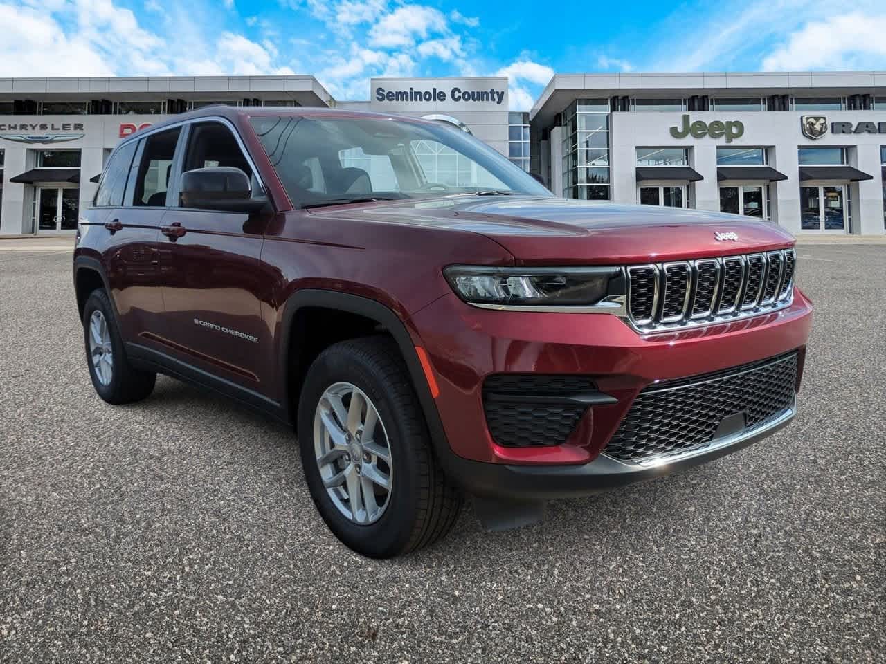 2025 Jeep Grand Cherokee GRAND CHEROKEE LAREDO X 4X4