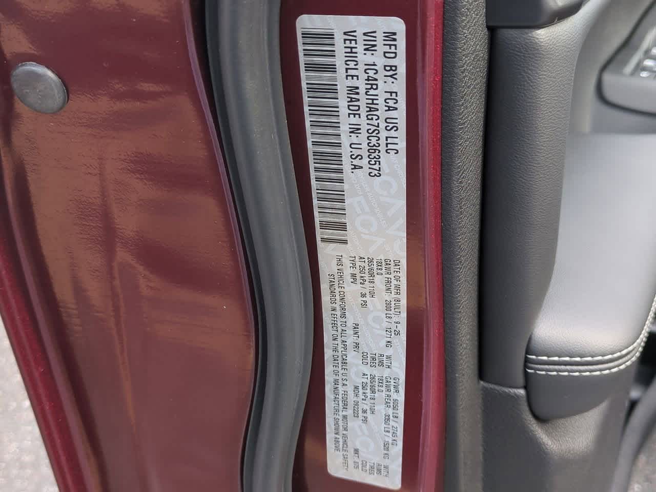 2025 Jeep Grand Cherokee GRAND CHEROKEE LAREDO X 4X4