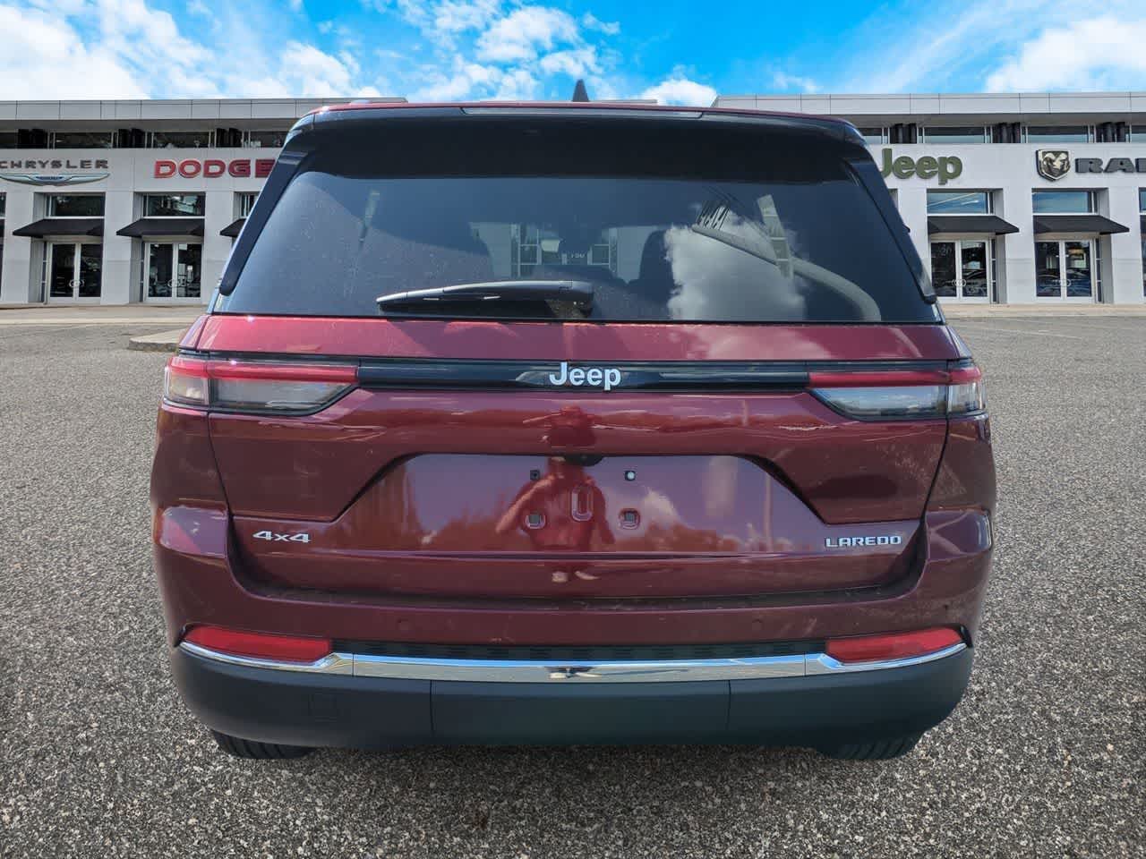 Jeep Grand Cherokee 2026 GRAND CHEROKEE LAREDO X 4X4