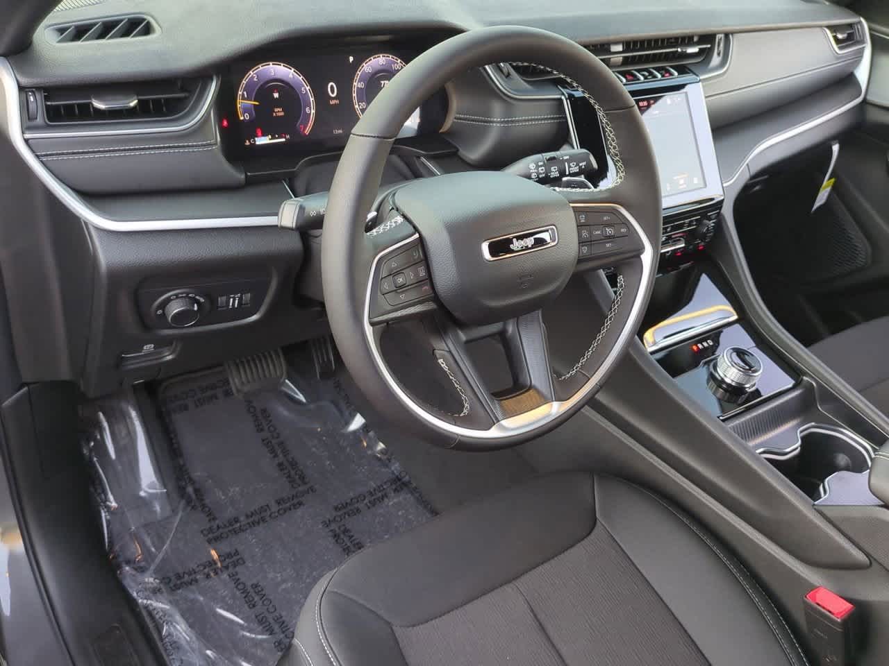 2025 Jeep Grand Cherokee GRAND CHEROKEE LAREDO X 4X4